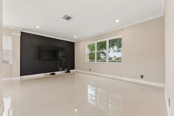 $579,000 | 113 Canterbury Place, Royal Palm Beach, FL 33414