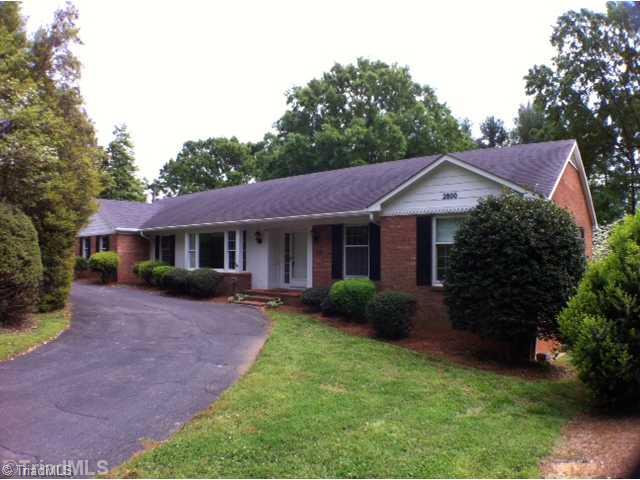 2800 Robinhood Road Winston-Salem, NC 27106 - Photo 1 of 16 Exterior Front.