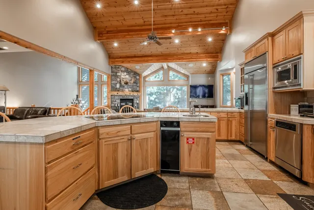 $3,190,000 | 19 Evening Star Drive, Unit 2, Mammoth Lakes, CA 93546