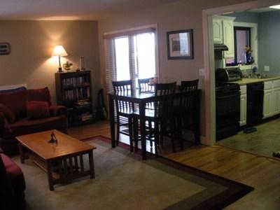189 Stratton Road, Unit H4 Williamstown, MA 01267 - Photo 3 of 9 Living/dining area