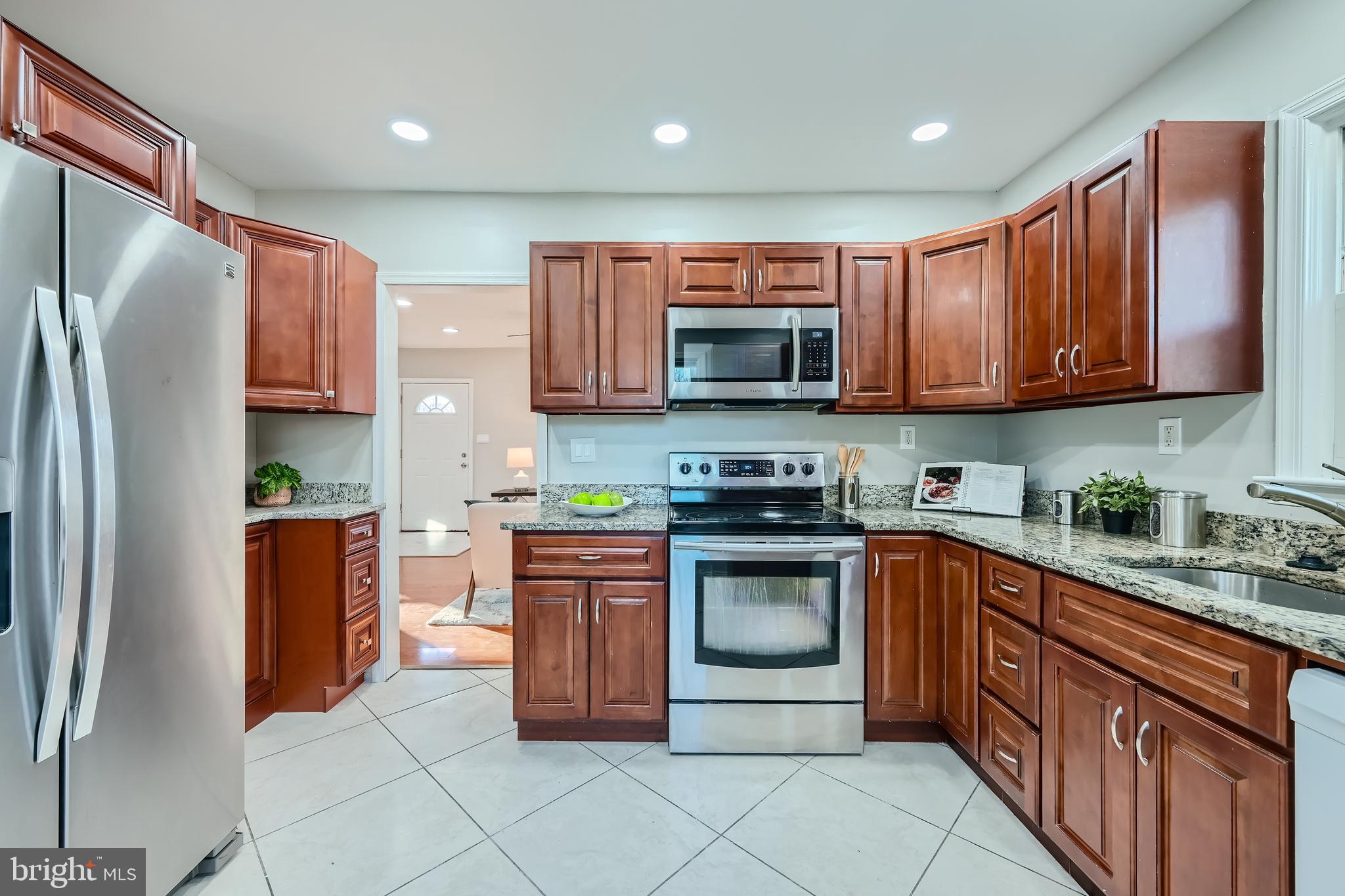 5531 Ritter Avenue Baltimore, MD 21206 - Photo 12 of 37 Wrap Around Kitchen