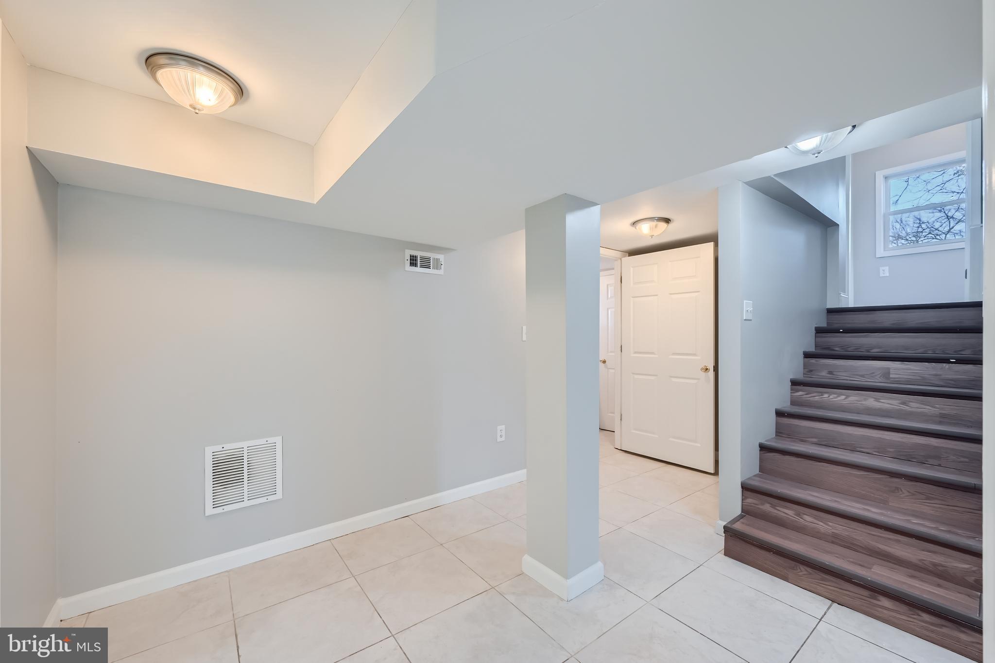 5531 Ritter Avenue Baltimore, MD 21206 - Photo 22 of 37 Large Hallways