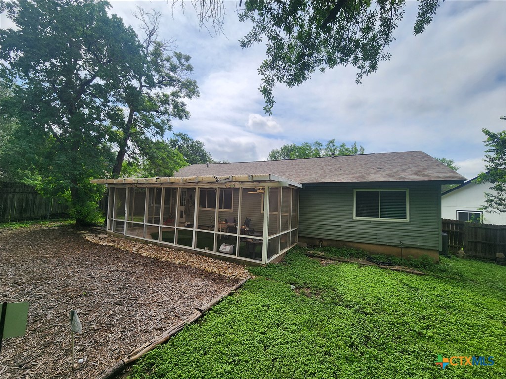 5222 Pine Place Austin, TX 78744 - Photo 12 of 21