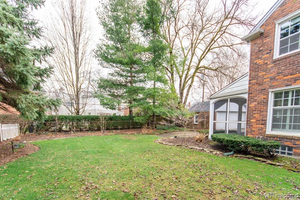 268 McMillan Road Grosse Pointe Farms, MI 48236 - Photo 23 of 25
