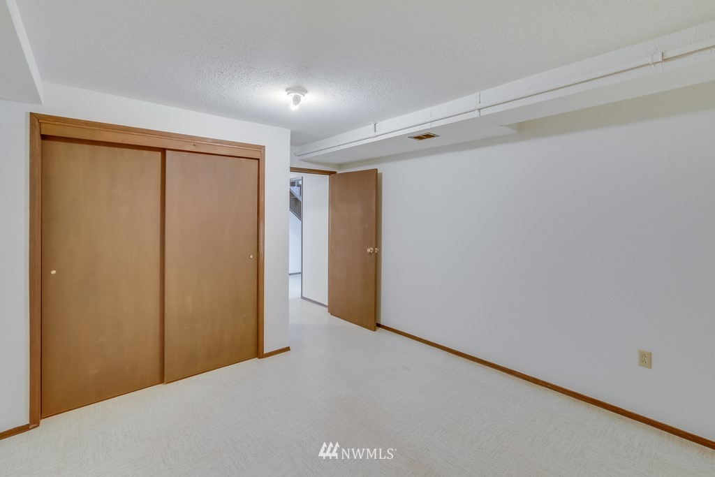 14101 178th Avenue Southeast Renton, WA 98059 - Photo 17 of 30