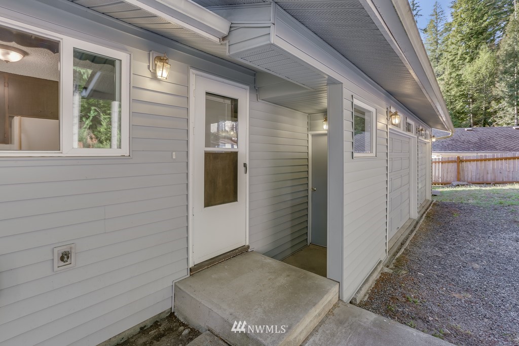 14101 178th Avenue Southeast Renton, WA 98059 - Photo 3 of 30