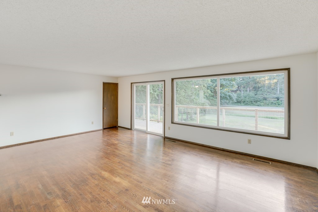 14101 178th Avenue Southeast Renton, WA 98059 - Photo 5 of 30