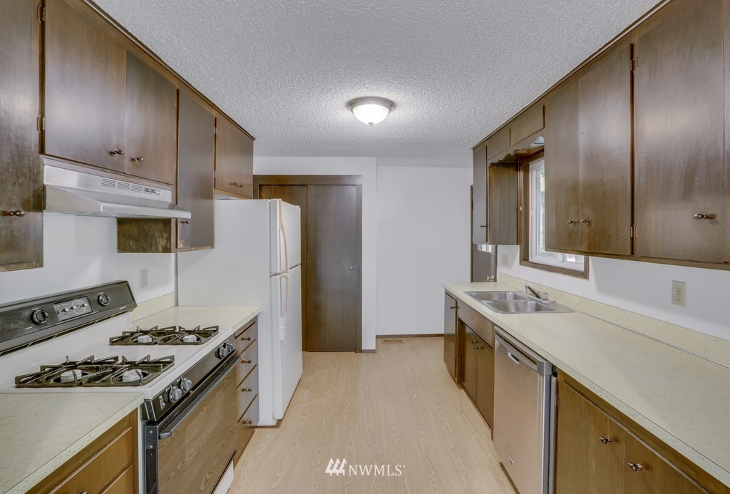 14101 178th Avenue Southeast Renton, WA 98059 - Photo 6 of 30