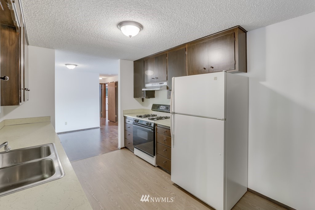 14101 178th Avenue Southeast Renton, WA 98059 - Photo 7 of 30