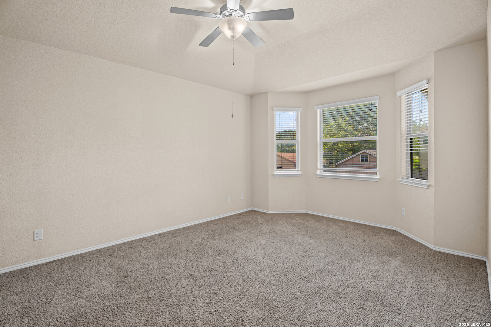 129 Enchanted View Cibolo, TX 78108 - Photo 13 of 31