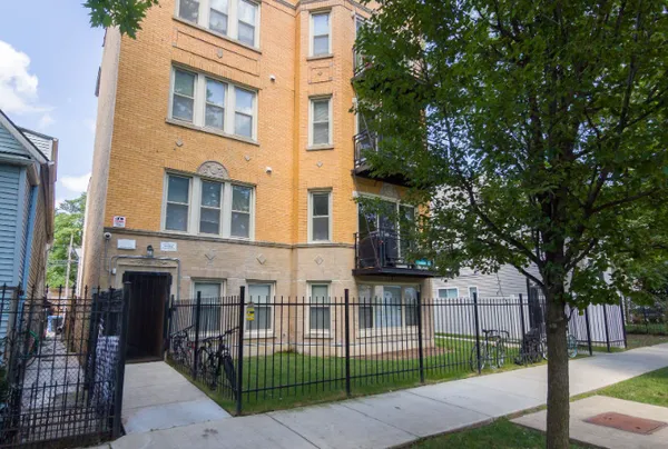 $2,145 | 3508 West Cortland Street, Unit 4N, Chicago, IL 60647
