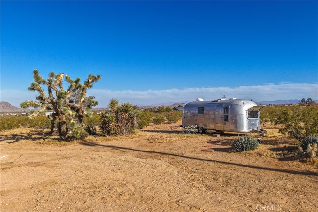 2625 Geronimo Trail Yucca Valley, CA 92285 - Photo 43 of 57 a view of a building