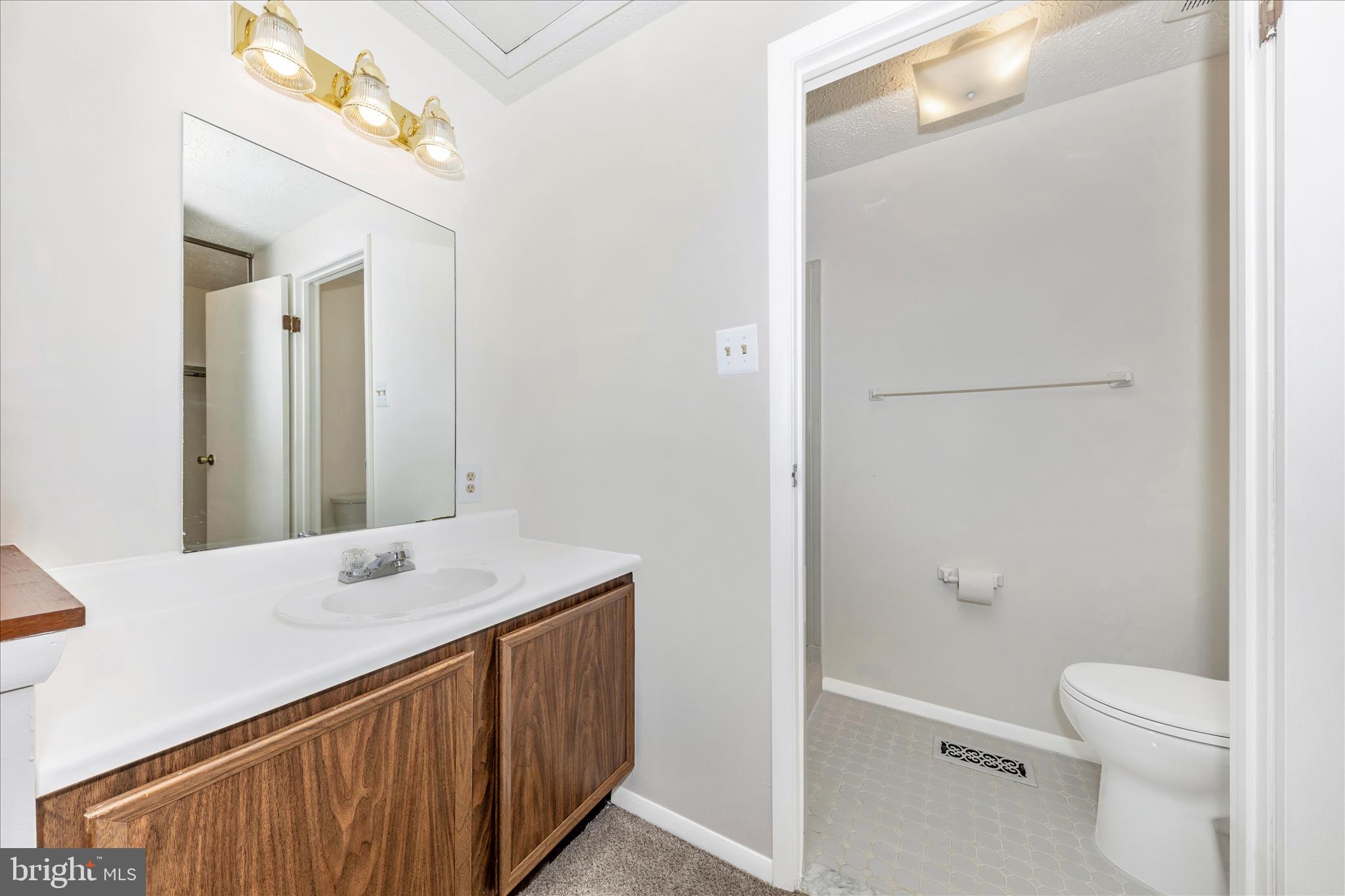 25508 Coltrane Drive Damascus, MD 20872 - Photo 30 of 58 Primary Bathroom