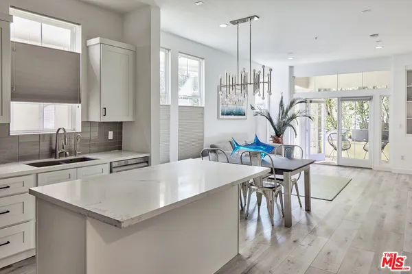 $1,195,000 | 13020 Pacific Promenade, Unit 102, Playa Vista, CA 90094