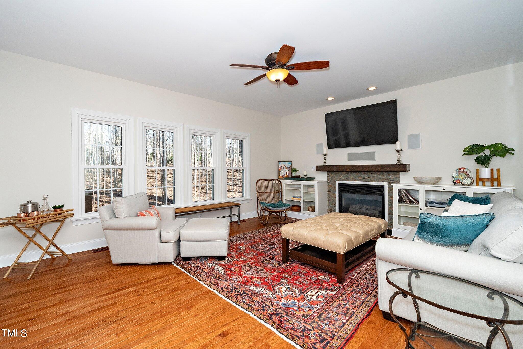 832 Bromley Way Raleigh, NC 27615 - Photo 9 of 24 Bromley Ko 6 Family Room