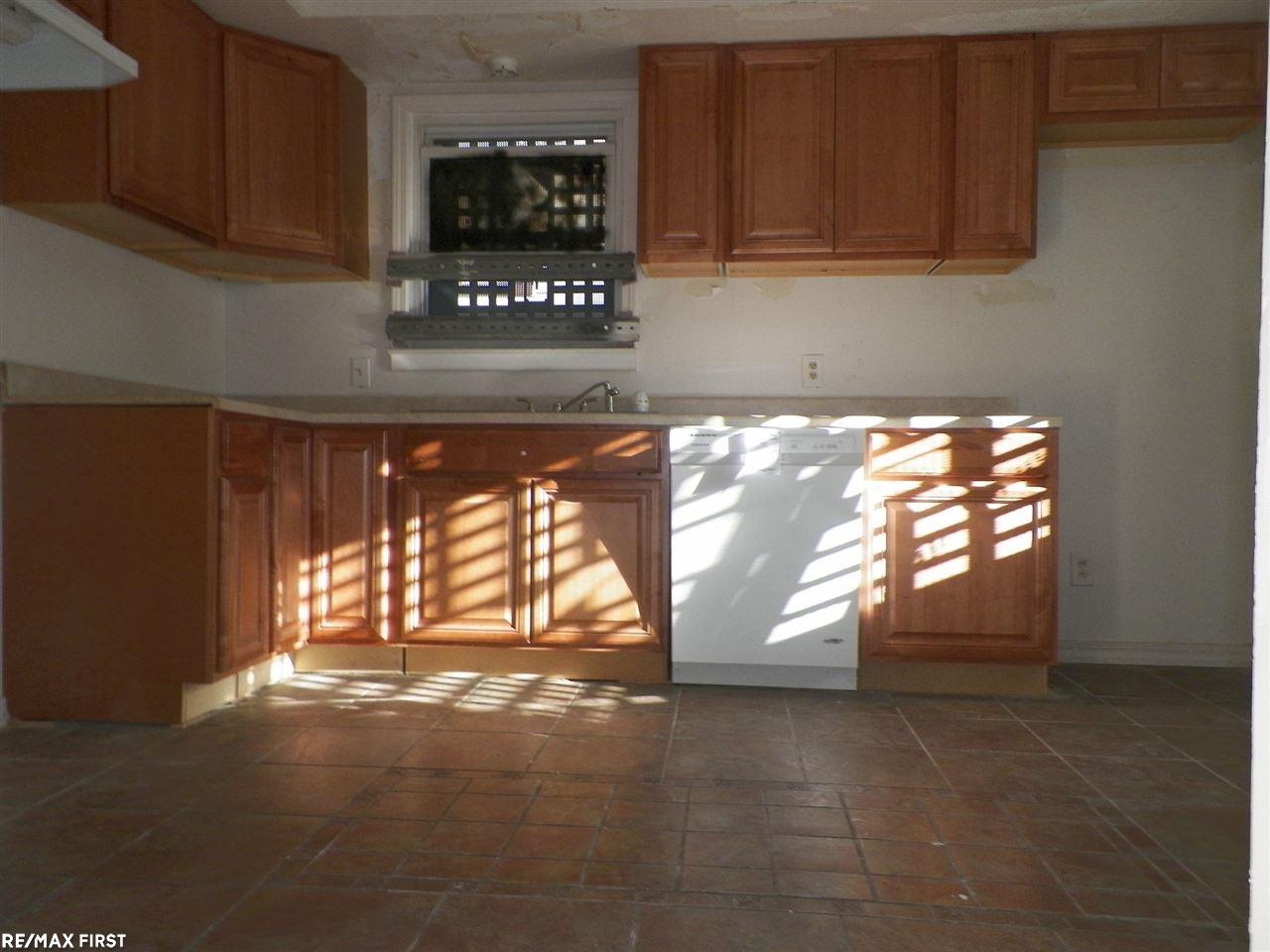 3944 Balfour Road Detroit, MI 48224 - Photo 12 of 30 31299321-11.JPG
