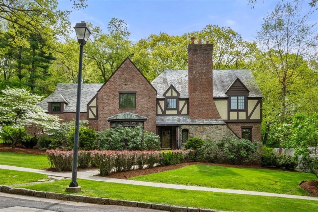 6 Old Colony Road Worcester, MA 01609 - Photo 1 of 39 Gallery Image 1