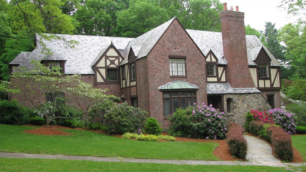 6 Old Colony Road Worcester, MA 01609 - Photo 2 of 39 Gallery Image 2