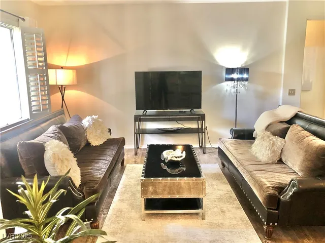 $2,295 | 1004 Duckhorn Court, Unit 201, Las Vegas, NV 89144
