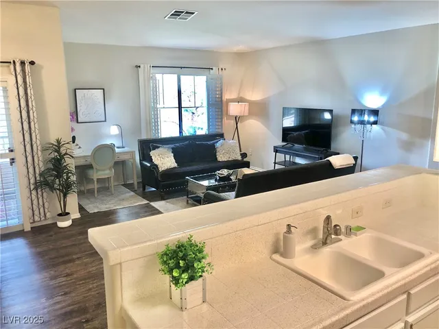 $2,295 | 1004 Duckhorn Court, Unit 201, Las Vegas, NV 89144