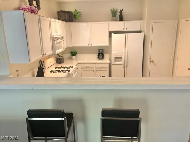 $2,295 | 1004 Duckhorn Court, Unit 201, Las Vegas, NV 89144