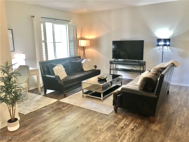 $2,295 | 1004 Duckhorn Court, Unit 201, Las Vegas, NV 89144