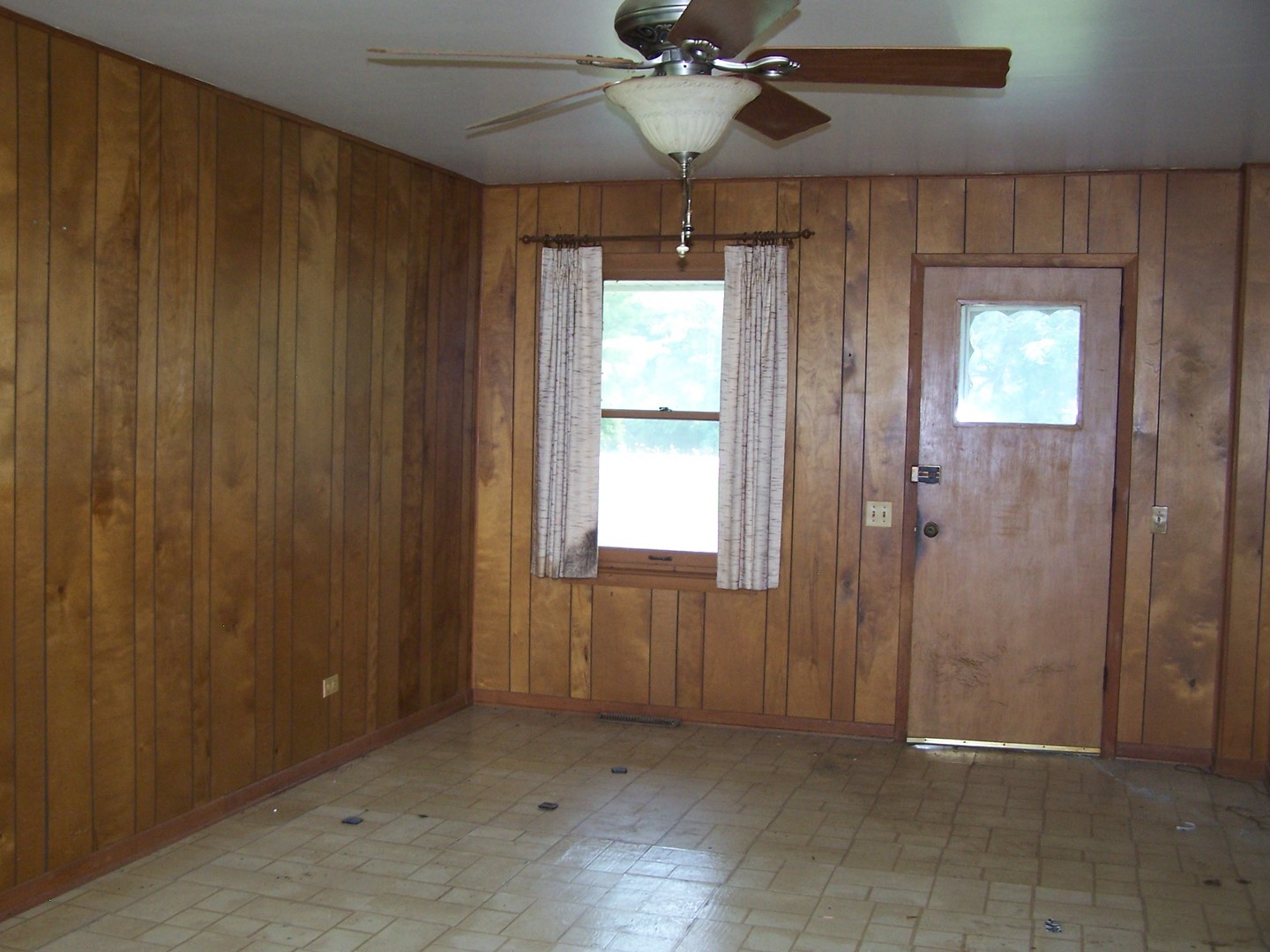 2046 Deep Cut Road Woodstock, IL 60098 - Photo 9 of 18