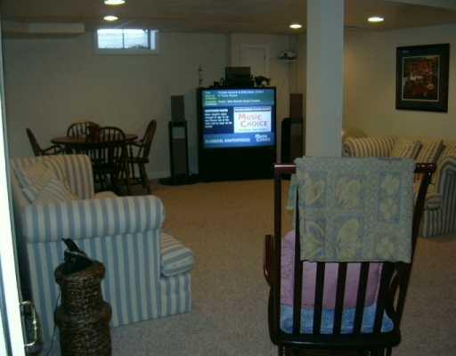 3529 McConnell Road Hermitage, PA 16148 - Photo 7 of 8 Den/Family/Great Room.