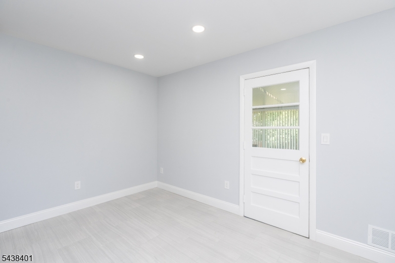 14 Hemlock Road Rockaway, NJ 07866 - Photo 5 of 34