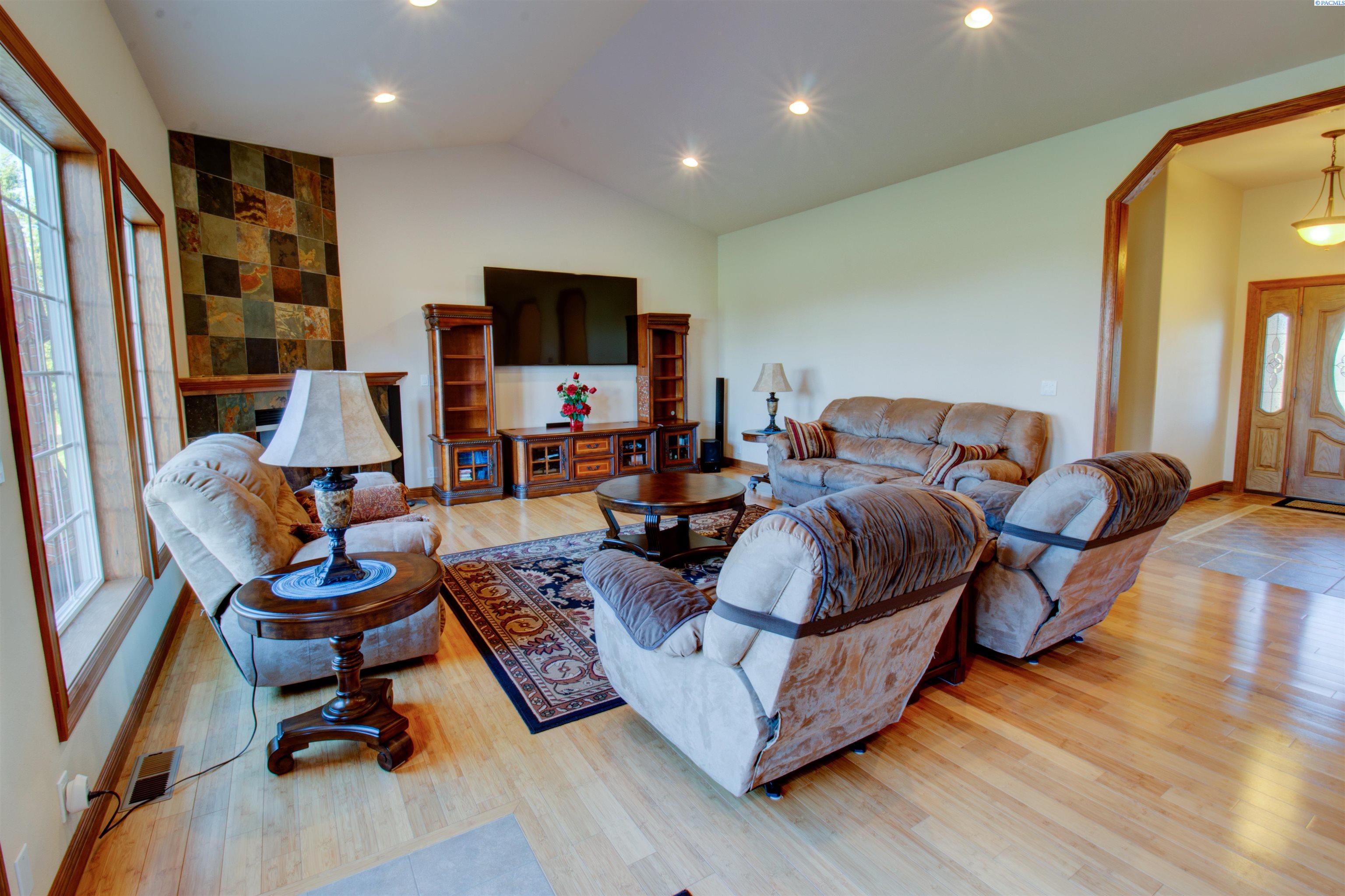 45802 South Fremont Road Kennewick, WA 99337 - Photo 6 of 41 Gallery Image 6