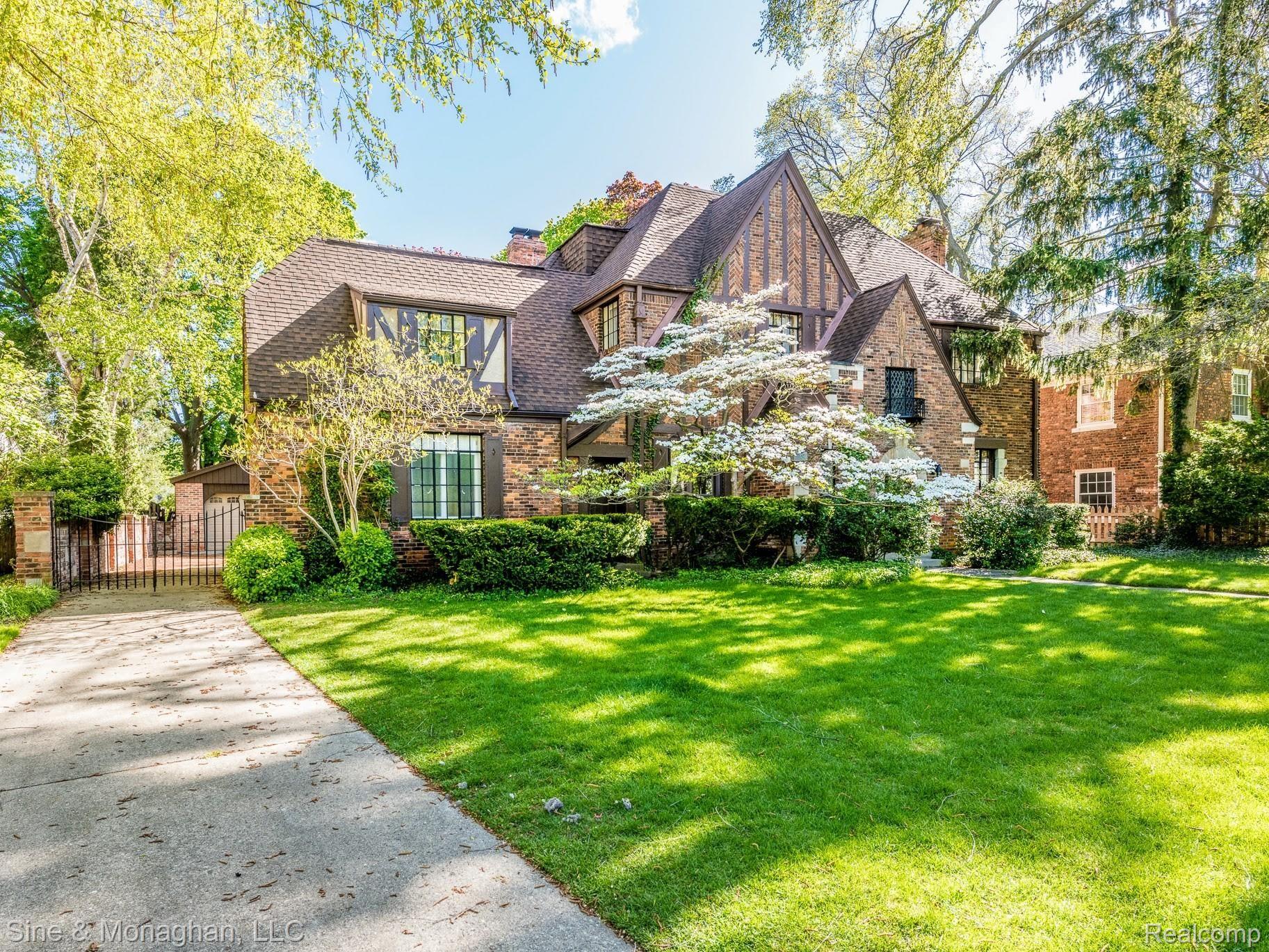 210 Merriweather Road Grosse Pointe, MI 48236 - Photo 52 of 57 DSC_8379.jpg