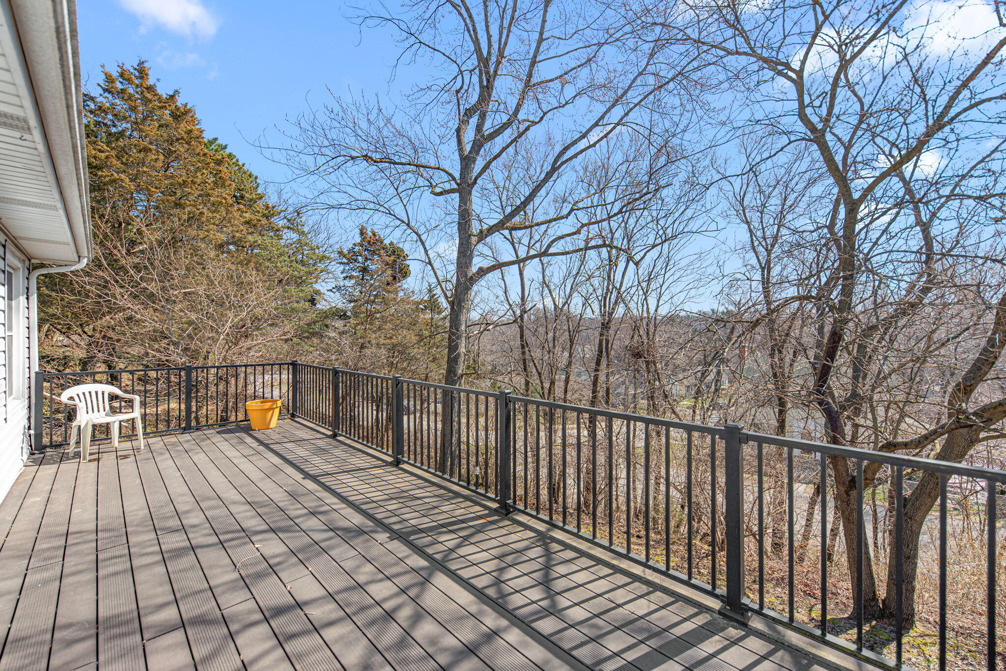 8632 Oak Avenue Gary, IN 46403 - Photo 20 of 34 a balcony with trees on both side of it