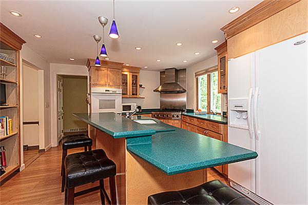 6 Footpath Road Chelmsford, MA 01824 - Photo 11 of 27 Gallery Image 11