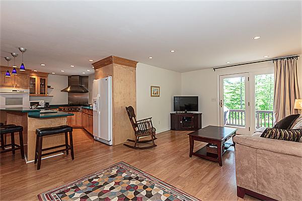 6 Footpath Road Chelmsford, MA 01824 - Photo 5 of 27 Gallery Image 5