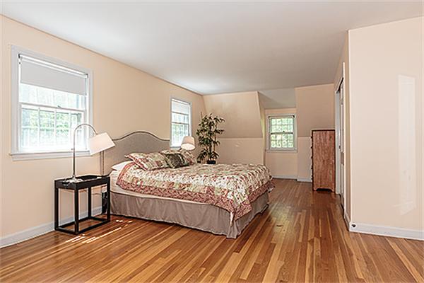 6 Footpath Road Chelmsford, MA 01824 - Photo 6 of 27 Gallery Image 6