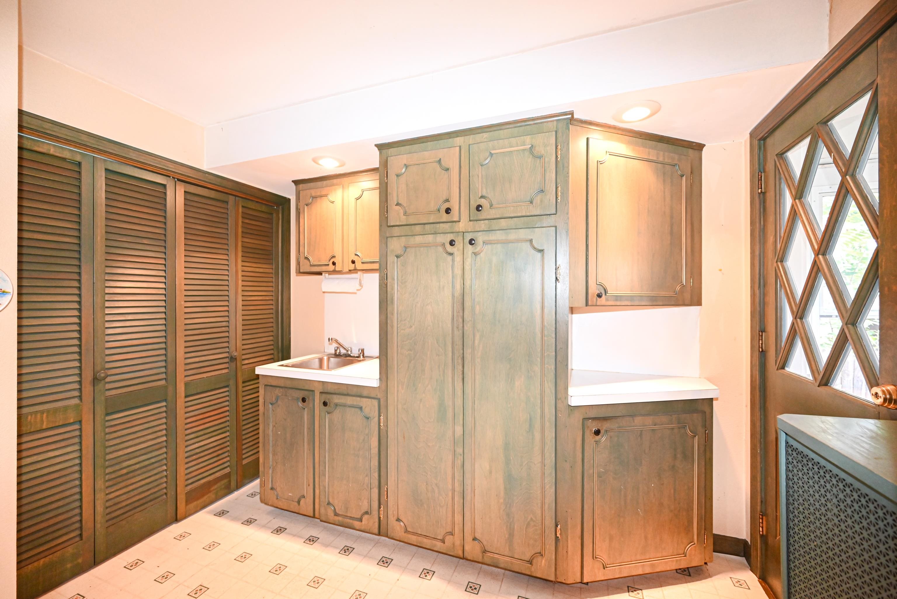 511 Spruce Street Manchester, NH 03103 - Photo 11 of 40