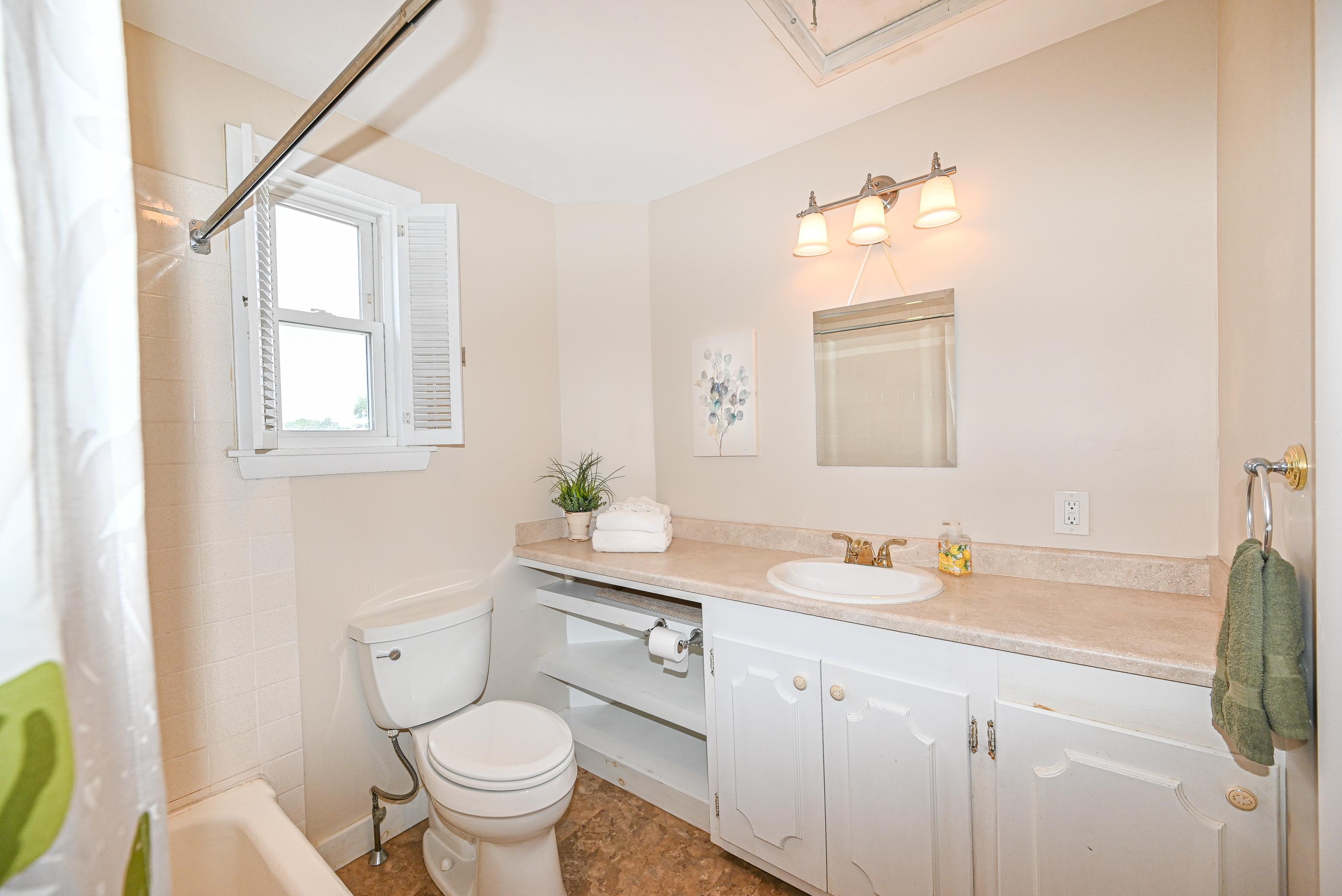 511 Spruce Street Manchester, NH 03103 - Photo 27 of 40