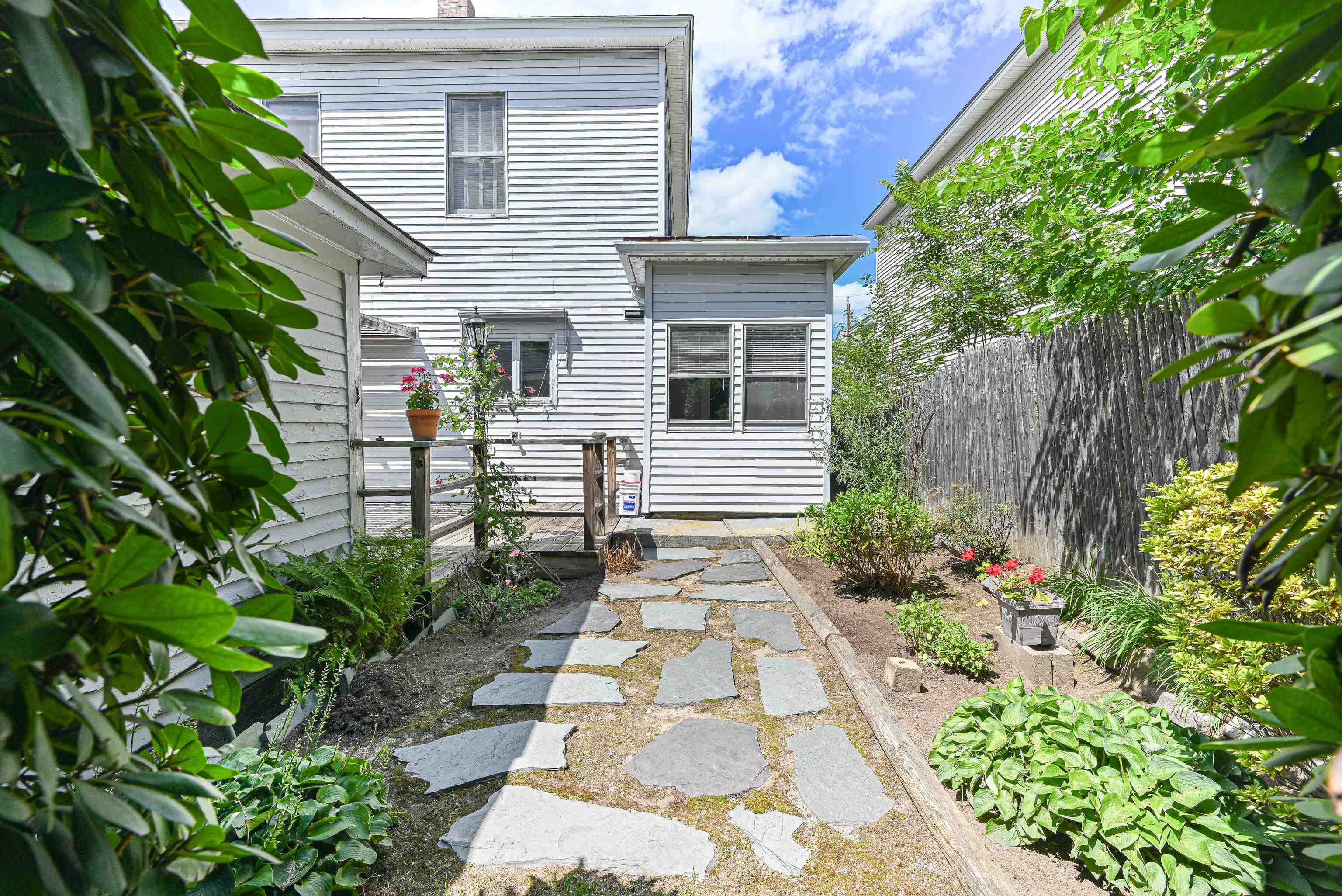 511 Spruce Street Manchester, NH 03103 - Photo 28 of 40