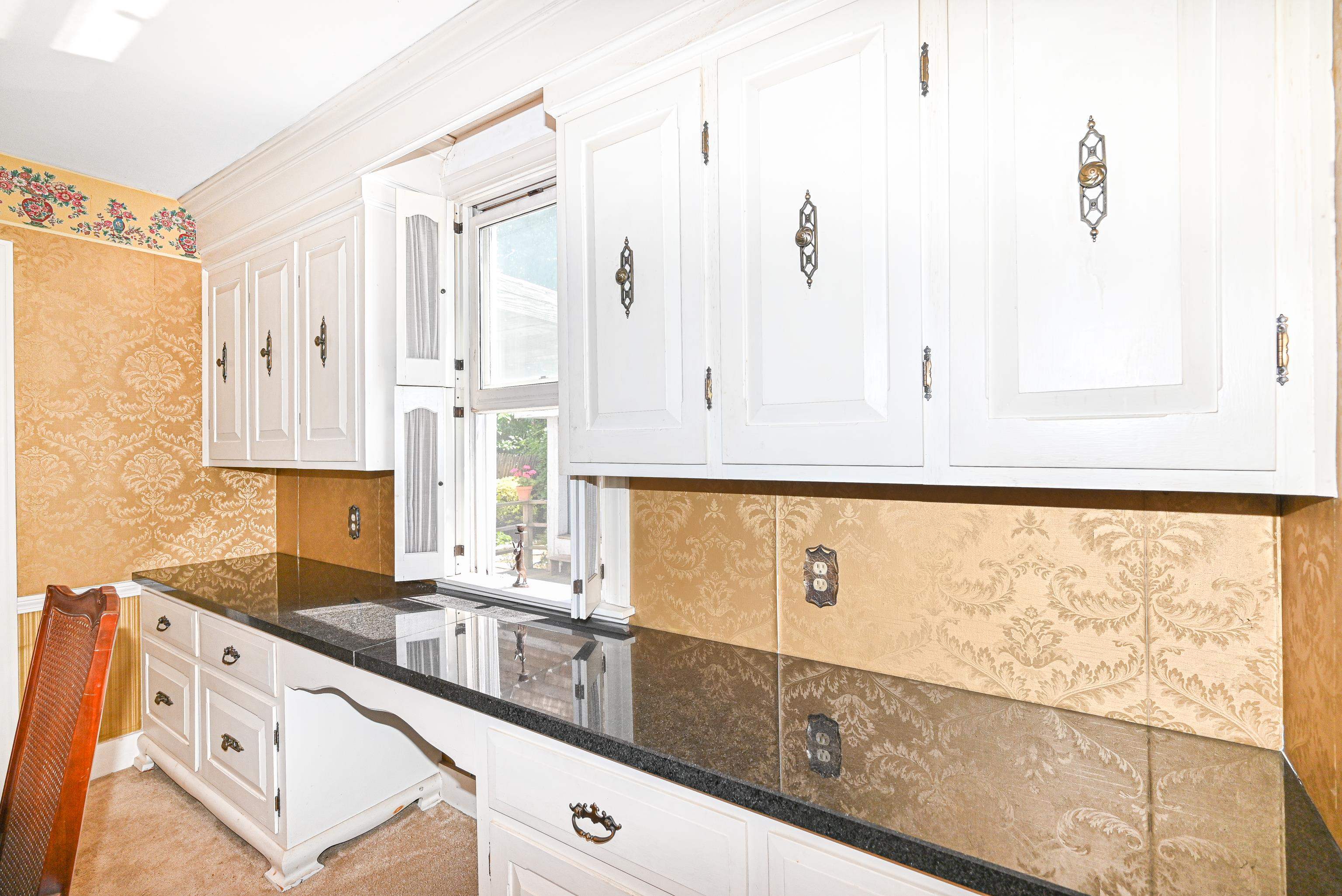 511 Spruce Street Manchester, NH 03103 - Photo 3 of 40