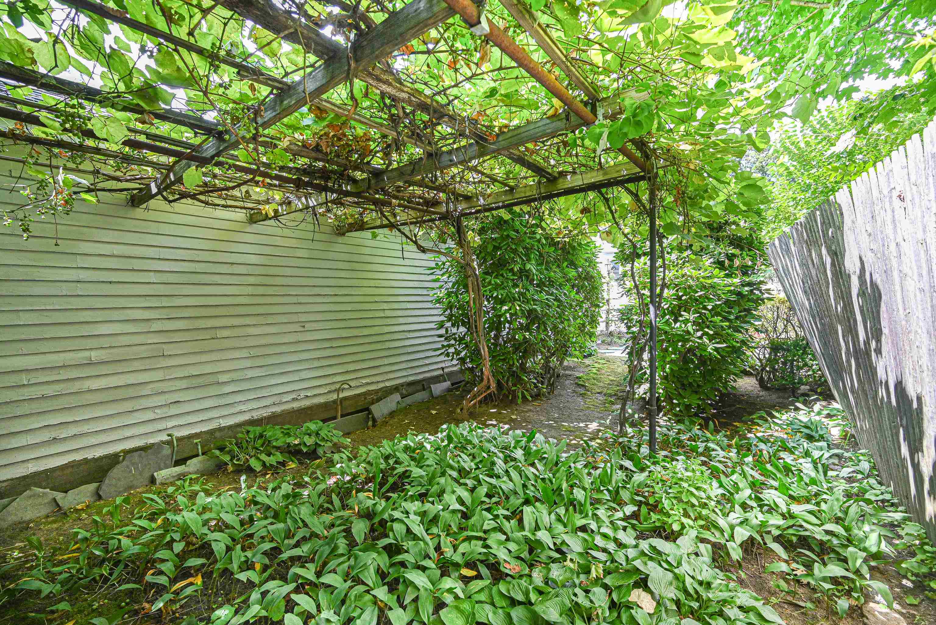 511 Spruce Street Manchester, NH 03103 - Photo 33 of 40