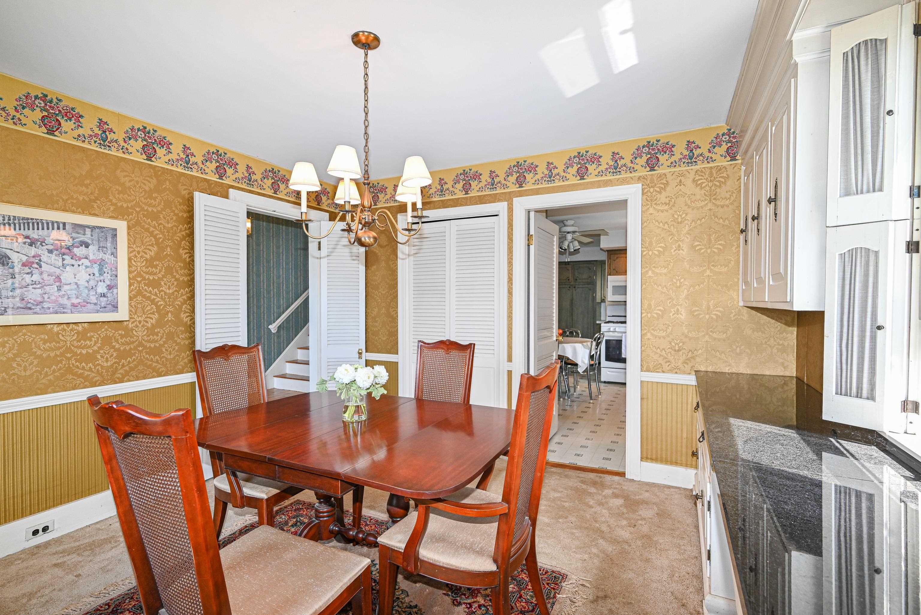 511 Spruce Street Manchester, NH 03103 - Photo 4 of 40