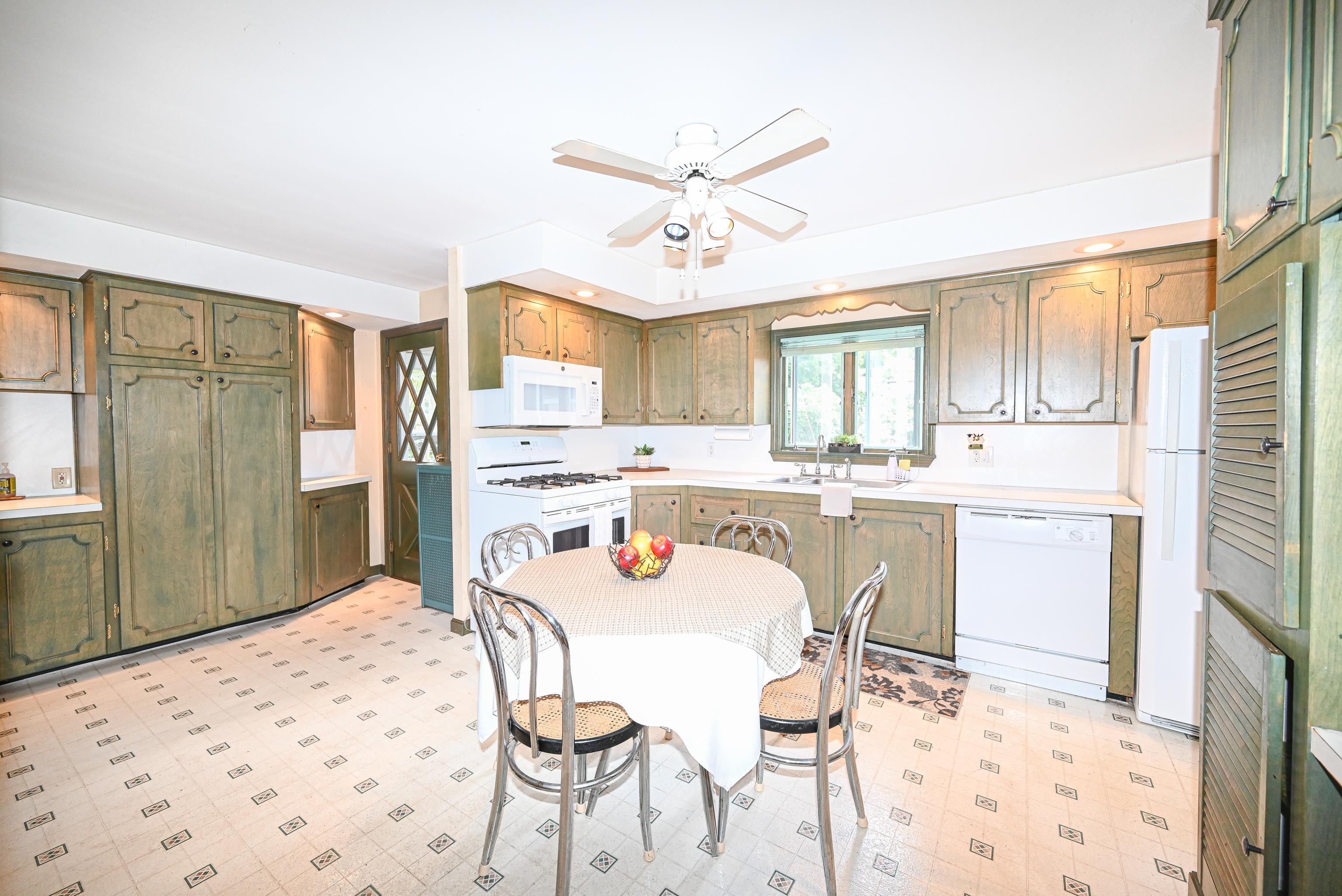 511 Spruce Street Manchester, NH 03103 - Photo 6 of 40