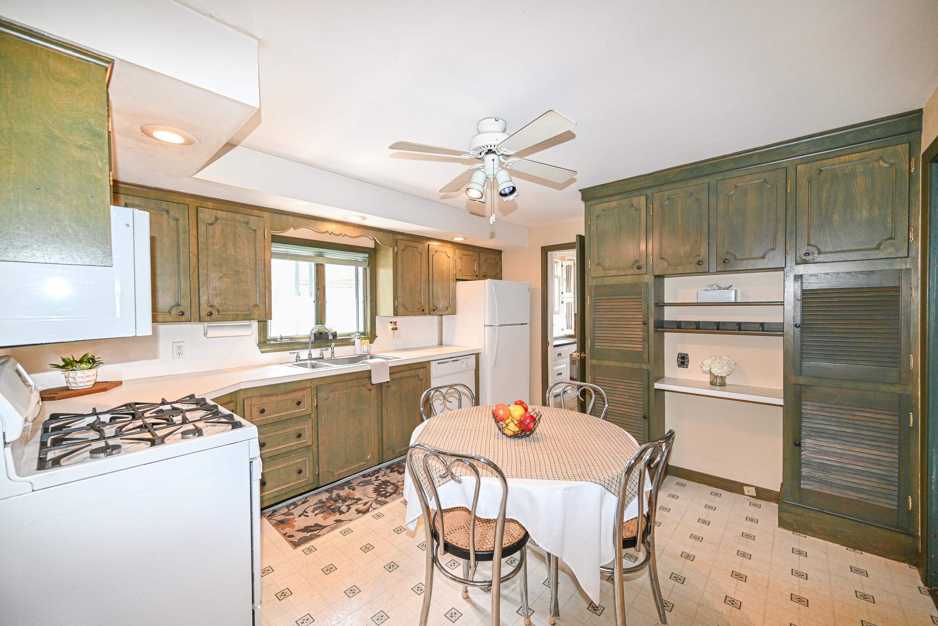 511 Spruce Street Manchester, NH 03103 - Photo 7 of 40