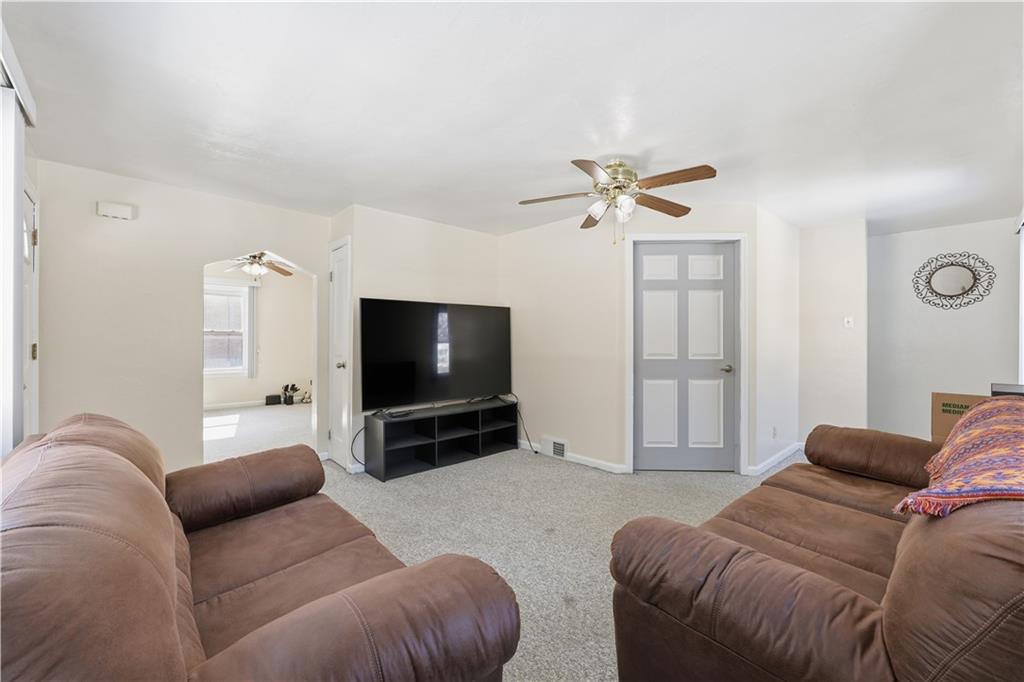 1113 Rochester Road Pittsburgh, PA 15237 - Photo 8 of 22