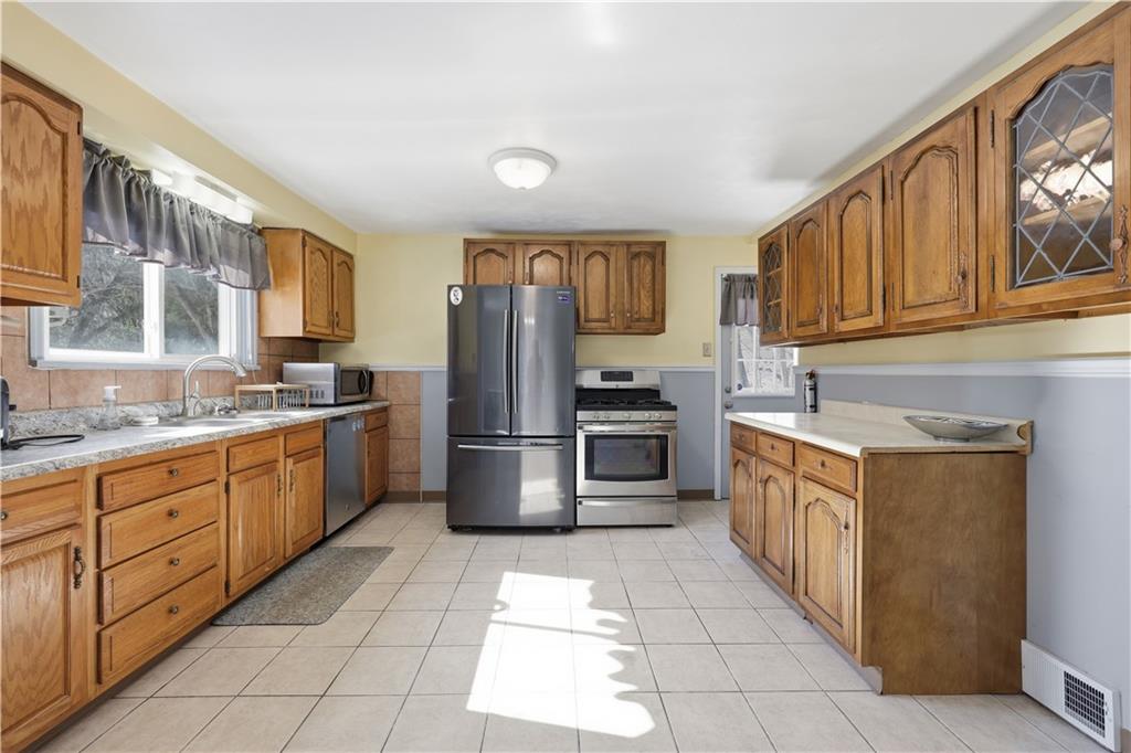 1113 Rochester Road Pittsburgh, PA 15237 - Photo 10 of 22