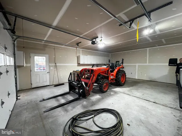 $425,000 | 8690 Highway 25, Spring Glen, PA 17978