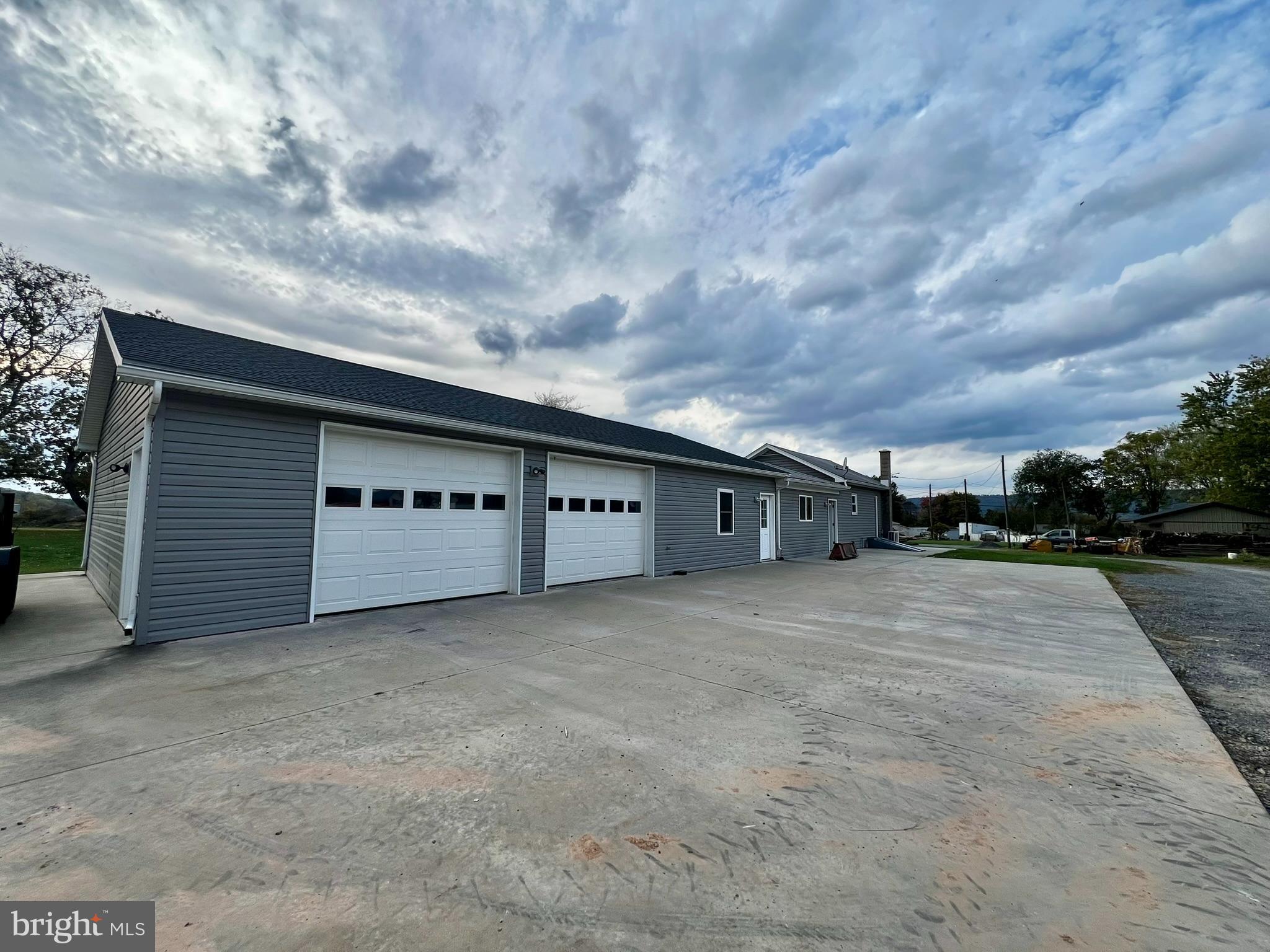 8690 Highway 25 Spring Glen, PA 17978 - Photo 7 of 31