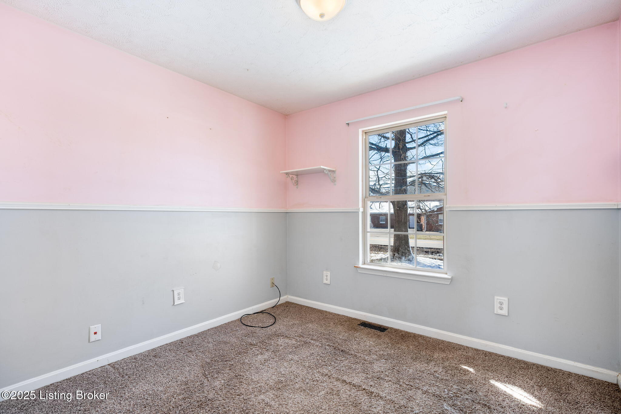 452 West Blue Lick Road Shepherdsville, KY 40165 - Photo 23 of 24 452 W Blue Lick Rd-27