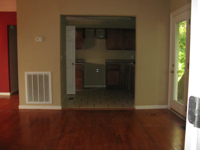 200 Hillside Road Oak Ridge, TN 37830 - Photo 2 of 6 027