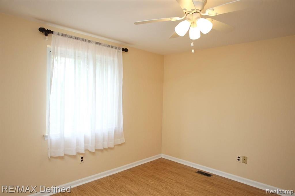943 Downhill Lane Rochester Hills, MI 48307 - Photo 38 of 43